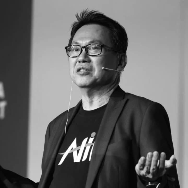 Dr James Ong